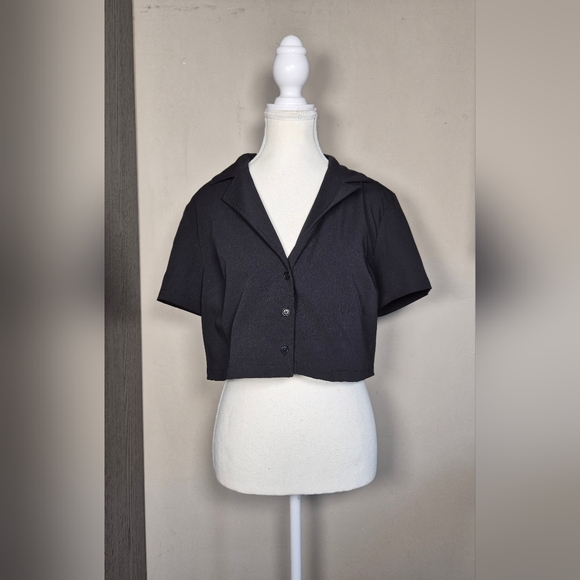 Sunday Best Womens Medium ButtonUp Collard Cropped Blouse Shirt Top Like New - Picture 4 of 9